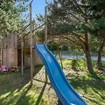 Bright Cottage 300 M From The Beach *