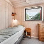 Bright Cottage 300 M From The Beach 別荘 *