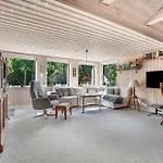 Bright Cottage 300 M From The Beach