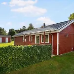 Bright Cottage 300 M From The Beach 度假居 *